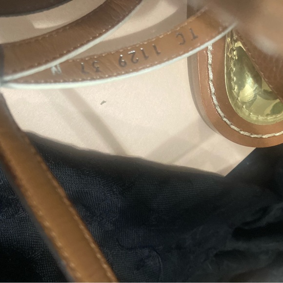 NEW - Louis Vuitton Explorer Flat Sandals - Picture 11 of 11